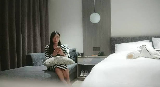 2000约漂亮小姐姐，超清画质，骚穴干得水声不断，高潮阵阵，累瘫在床求饶了}