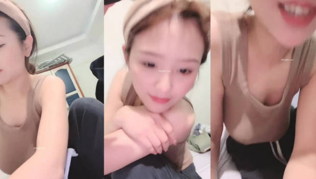 18岁姐妹直播首播下海！榜一双姐妹~双乳交叠掰穴1}