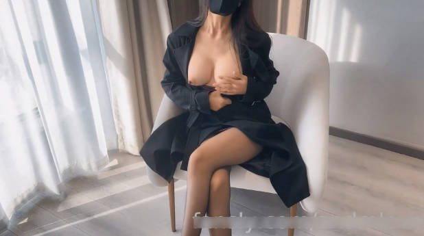 优雅气质尤物御姐女神 公司LO女高管 高跟黑丝妖艳身材 抓着头发疯狂打桩，喜欢看她在我胯下被我征服的样子}