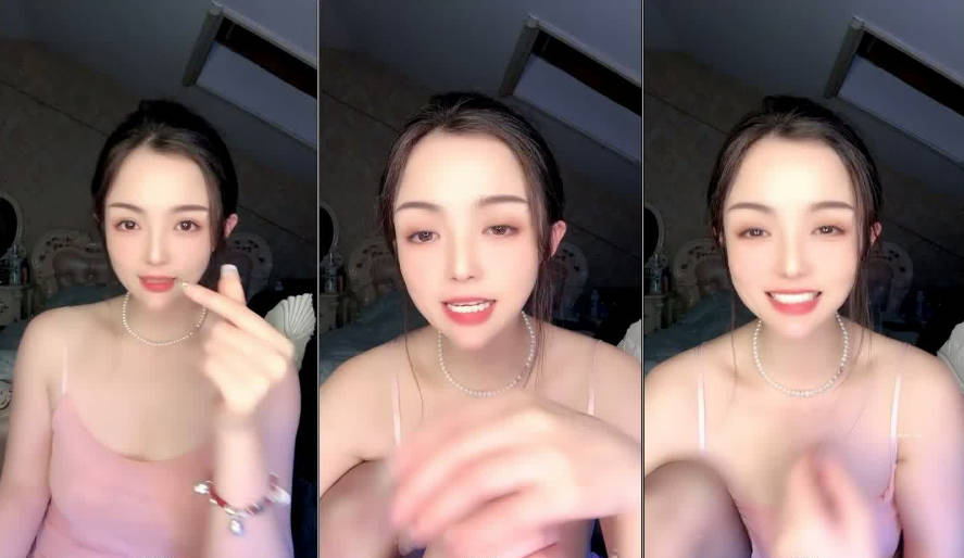 【女神 妙妙】 完美尤物正常播的时候给人一种明星贵妇的感觉，大秀的时候又让人眼前一亮好淫荡啊，超级反差}