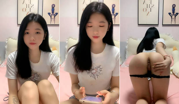 乖巧文靜型鄰家小姐姐,短裙壹掀開粉嫩小茓露出來,近距離特寫,小茓特水潤}