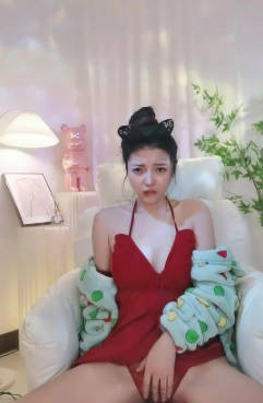 【鲨鱼小辣椒】性感绝美女神 跳蛋自慰骚穴水嫩嫩浪叫呻吟不止}