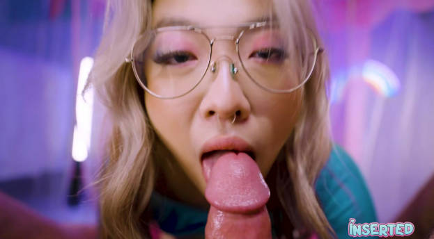 【顶级崇洋崇黑】，媚黑骚婊子【suupersoaker】福利⑤，被洋屌黑爹当摇摇车爆肏，无套中出内射