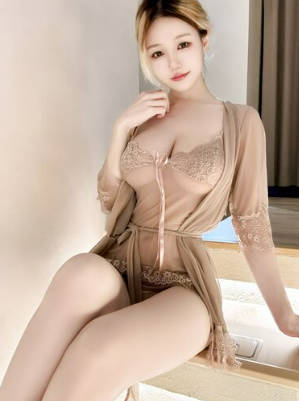 77万粉丝网黄蜂腰美乳萝莉「困困狗」无敌彩虹大屁股兜子展示完美臀部曲线，女上位骑乘，任何男人都难挡如此诱惑