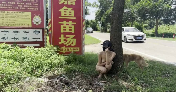 天花板露出狂人御姐【cikaimoon】付费⑤，更大胆直接，渔场路边全裸，摩托大叔徘徊想来一场艳遇}